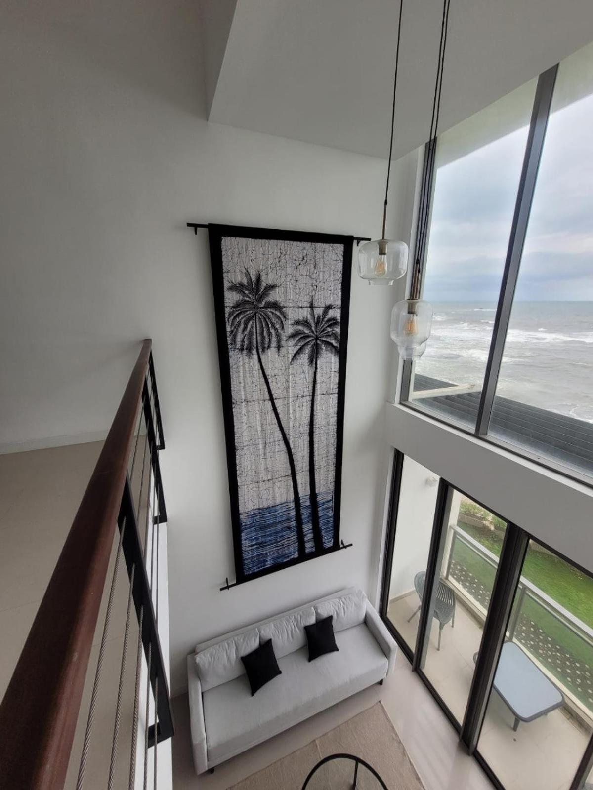 Hasara Oceanfront Apartment *
